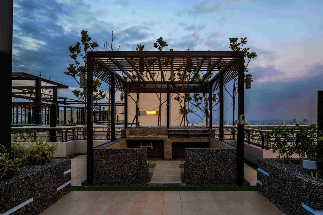 Mont Residence rooftop garden and seating.